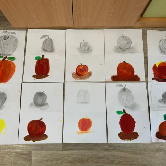 Výtvarná výchova - studie jablka 1